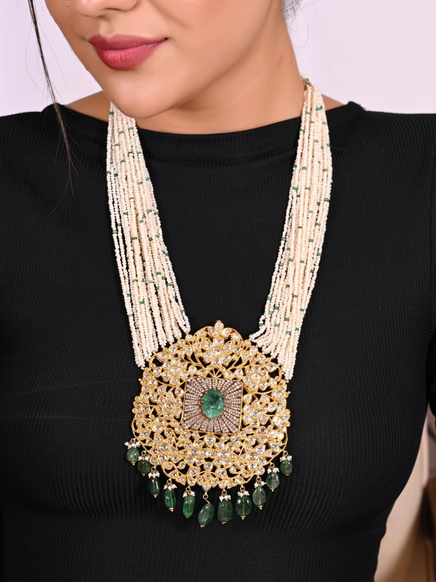 Heritage Roundel Emerald Pendant