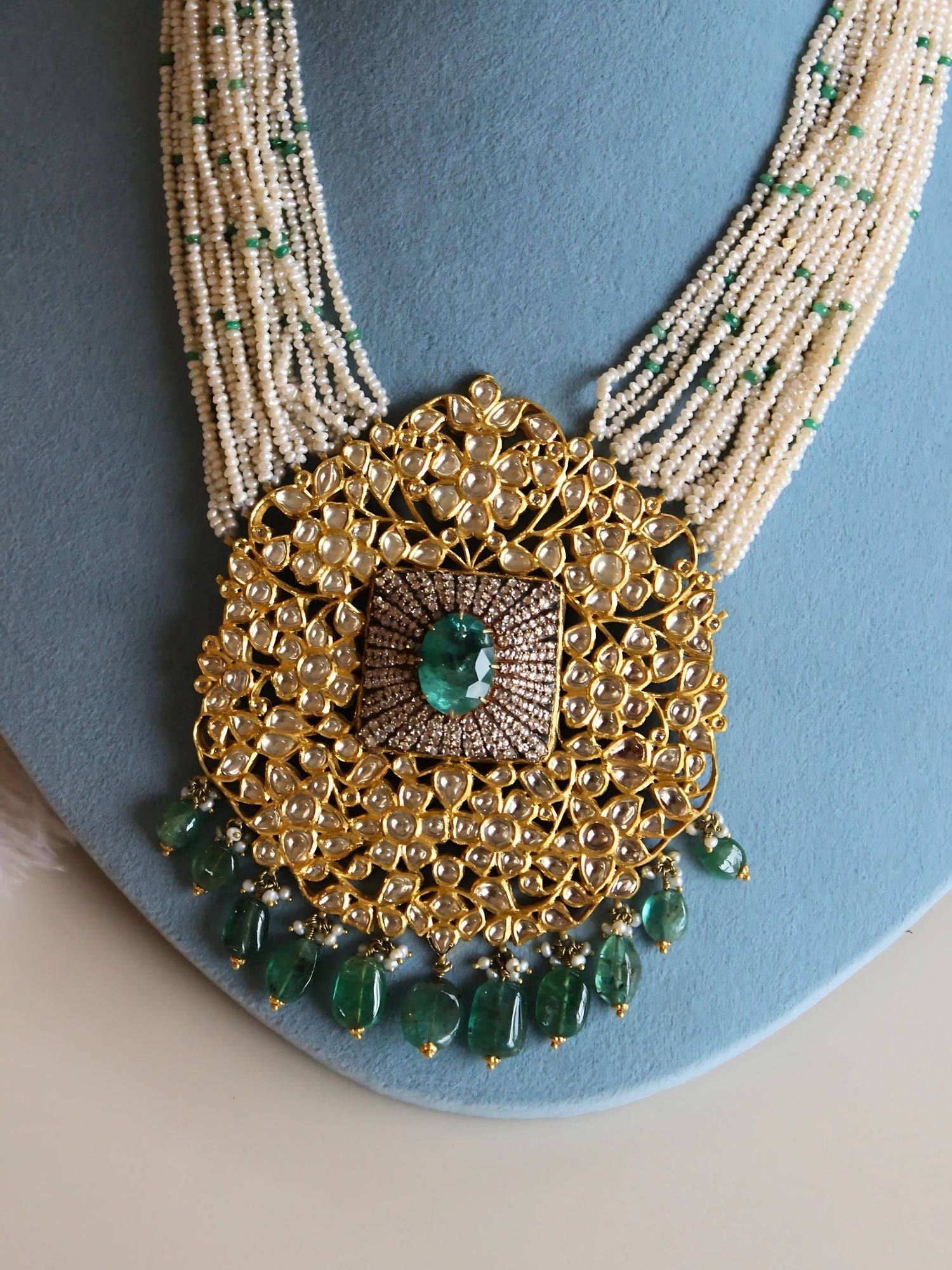 Heritage Roundel Emerald Pendant