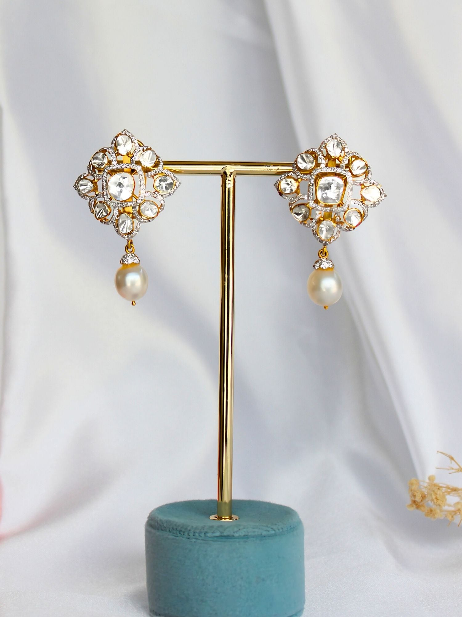 Diamond Drape Rhombus Earrings