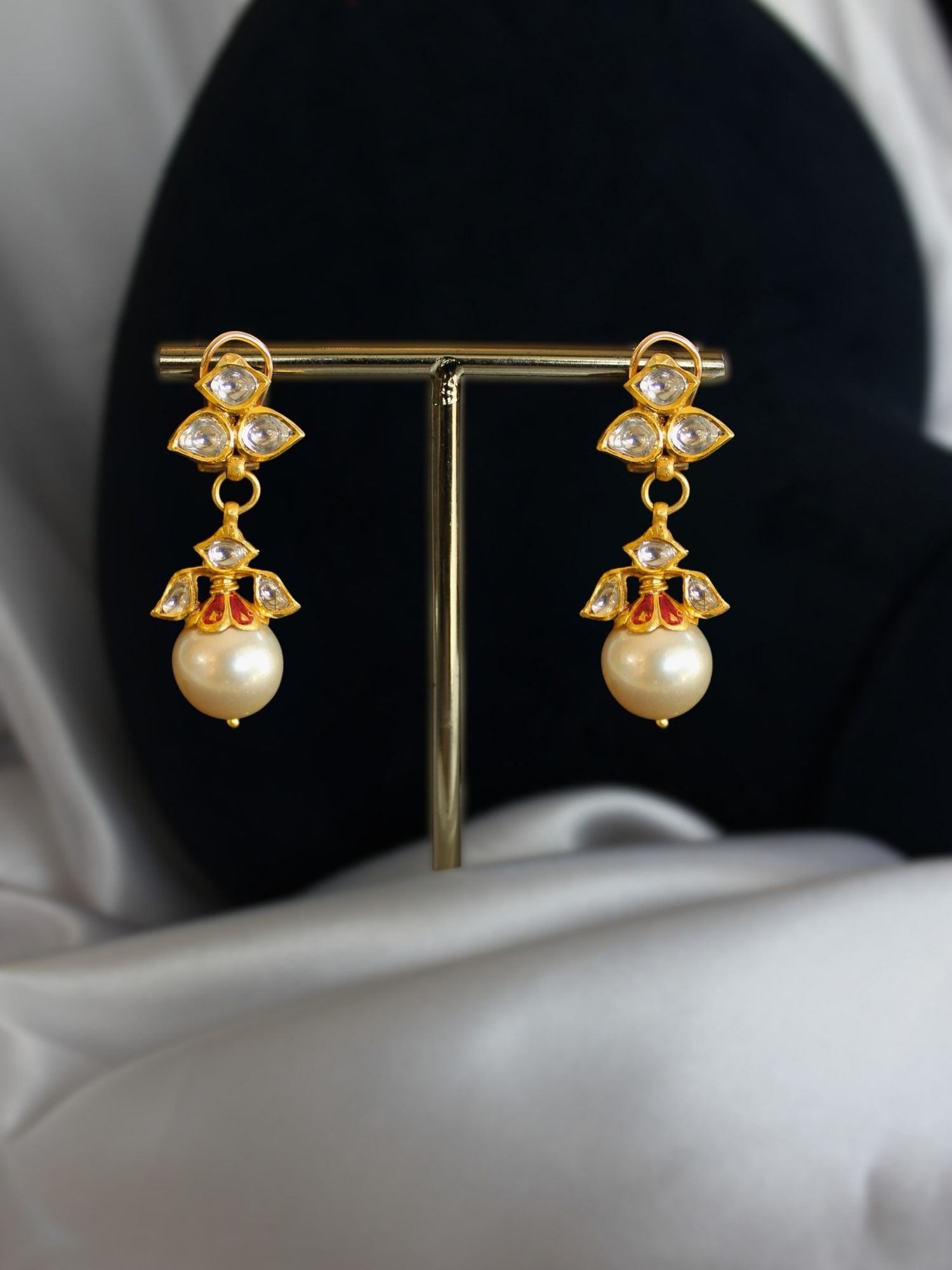 The Evenfall Pearl Necklace Set