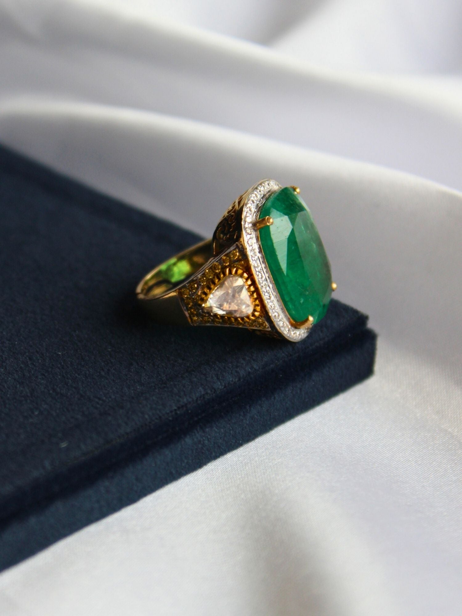 Emerald Ovaluxe Ring