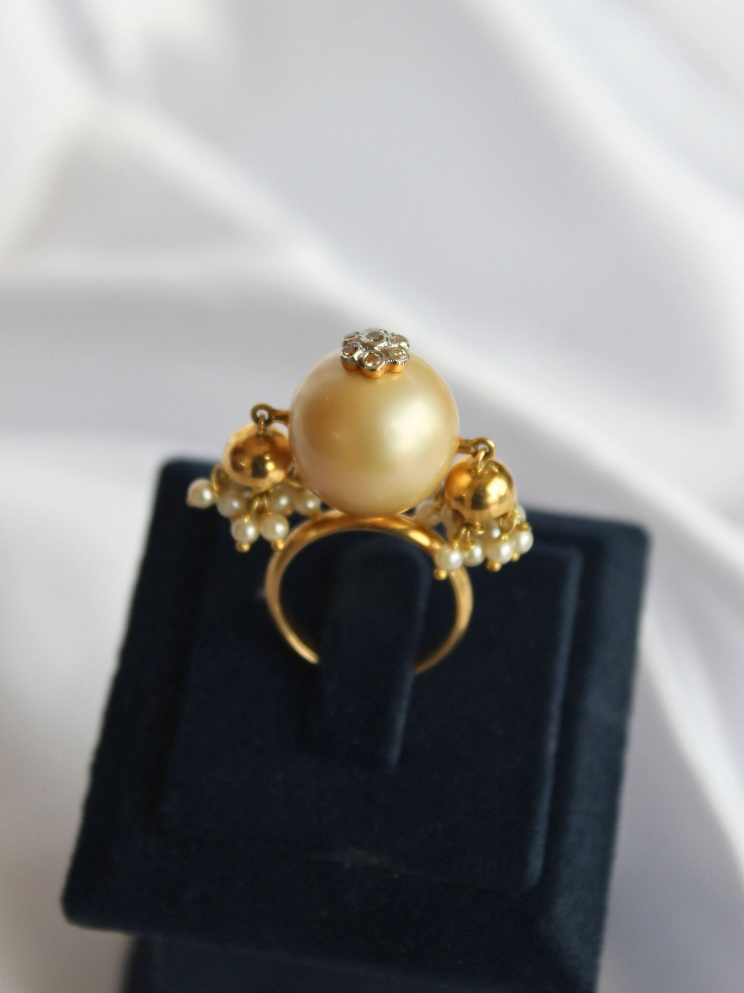 The Hanging Halo Pearl Ring
